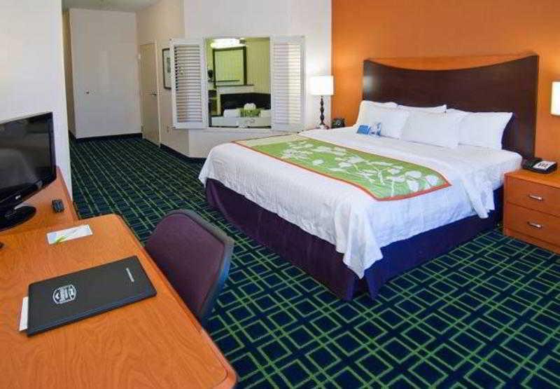 Fairfield Inn & Suites By Marriott Oklahoma City Nw Expressway/Warr Acres Bagian luar foto